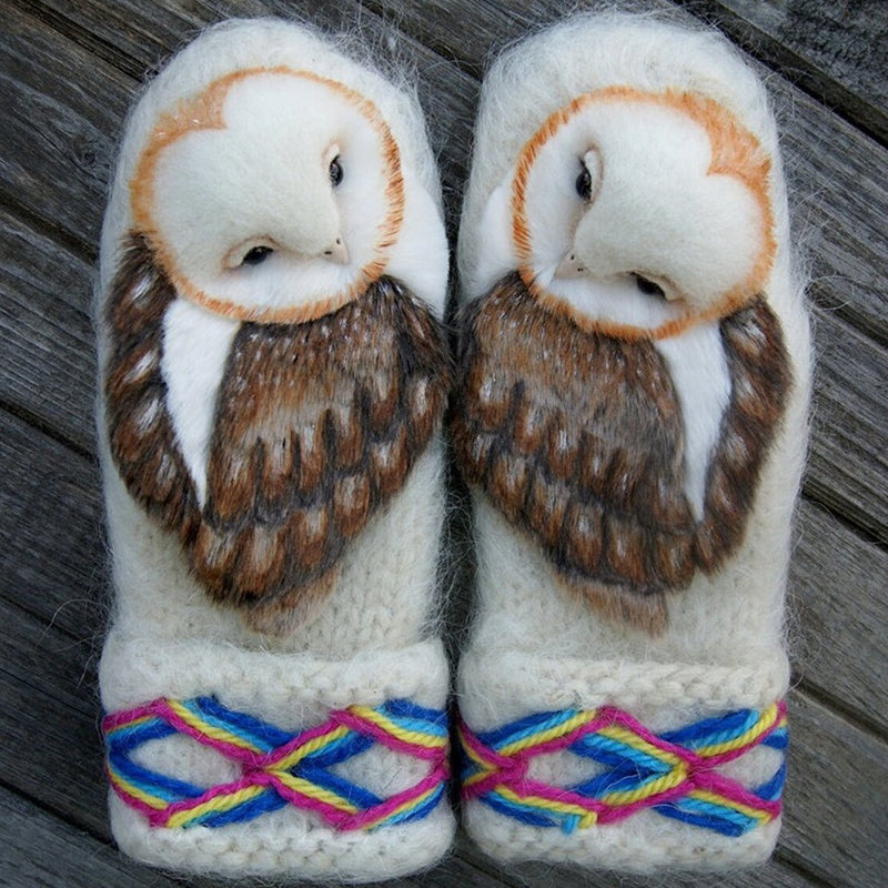 Handstickade Nordiska Vantar Med Ugglor