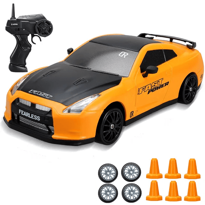 "1:24 RC driftbil, fyrhjulsdrift, höghastighetskörning, gul/röd/blå, dynamiskt ljus, robust och stötsäker design"