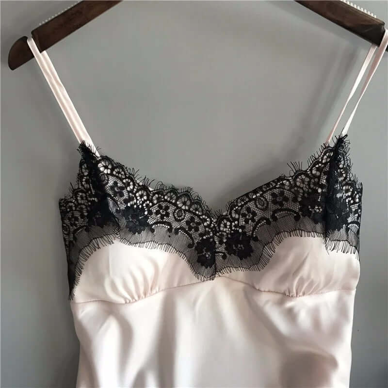 Satin Pyjamas Set med V-ringning