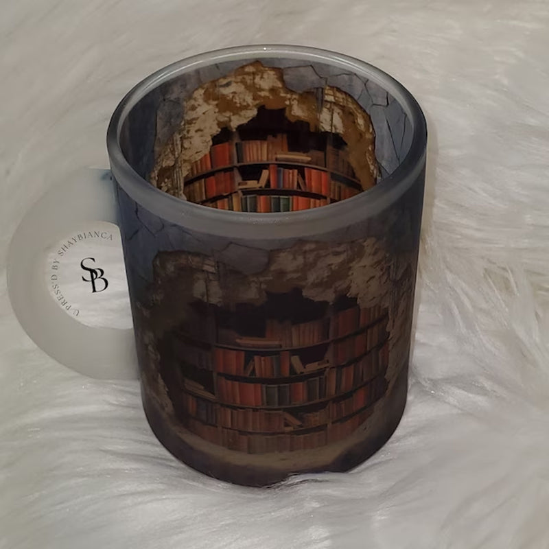 "3D bokhylla mugg keramik för bokälskare, formad som en bokhylla med detaljrik design, perfekt för litterära entusiaster."