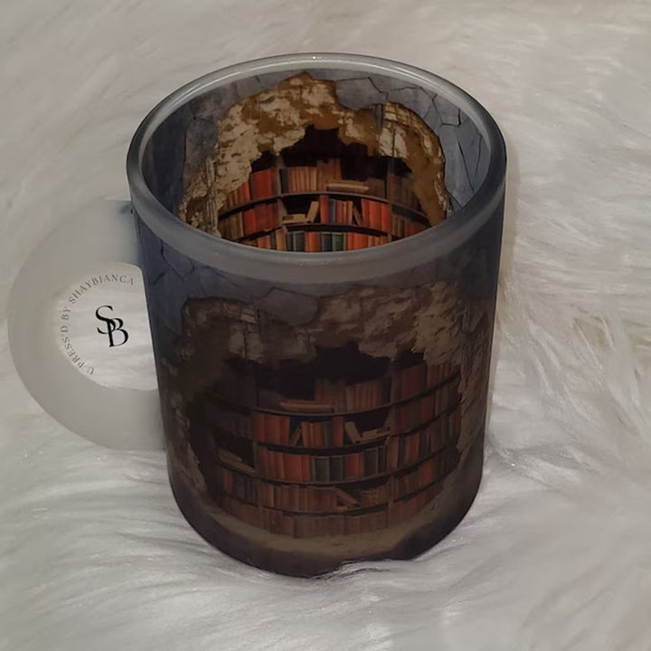 "3D bokhylla mugg keramik för bokälskare, formad som en bokhylla med detaljrik design, perfekt för litterära entusiaster."