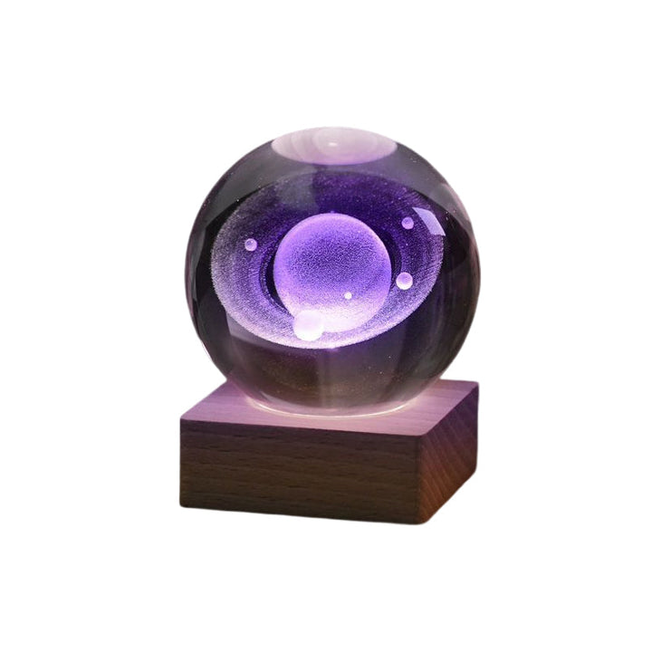 "3D Galaxy Nattlampa av K9-kristall, LED-belyst kristallkula med galaxmotiv, perfekt för magisk rumsdekor."