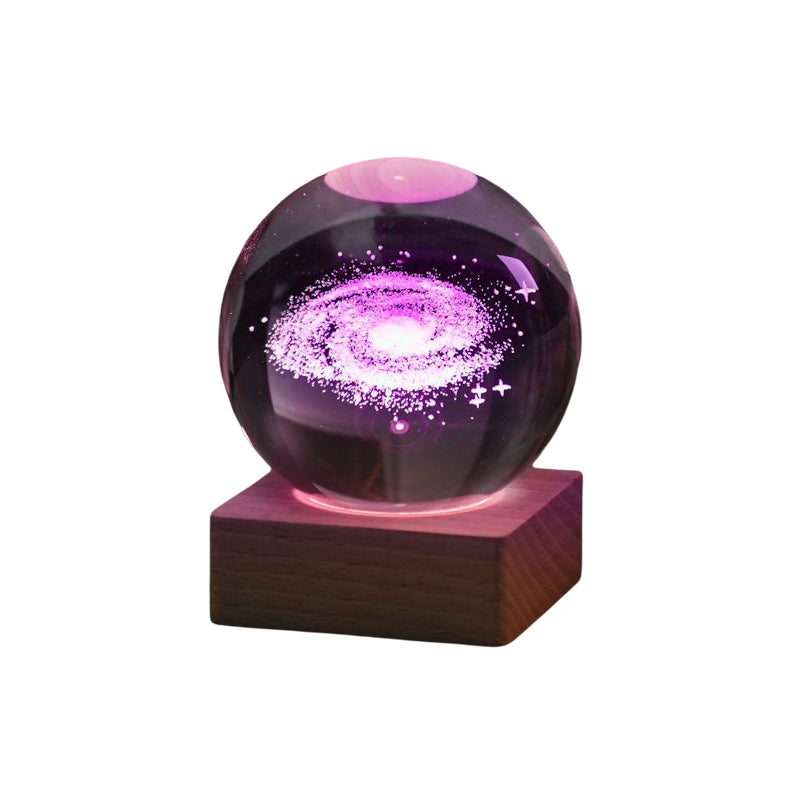 "3D Galaxy Nattlampa av K9-kristall, LED-belyst kristallkula med galaxmotiv, perfekt för magisk rumsdekor."