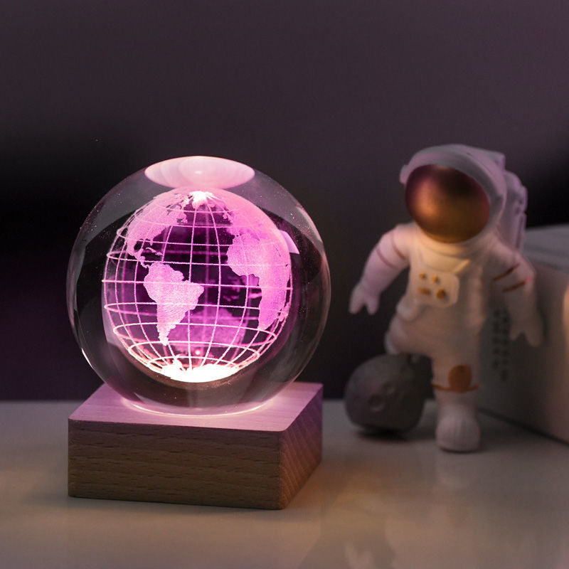 "3D Galaxy Nattlampa av K9-kristall, LED-belyst kristallkula med galaxmotiv, perfekt för magisk rumsdekor."