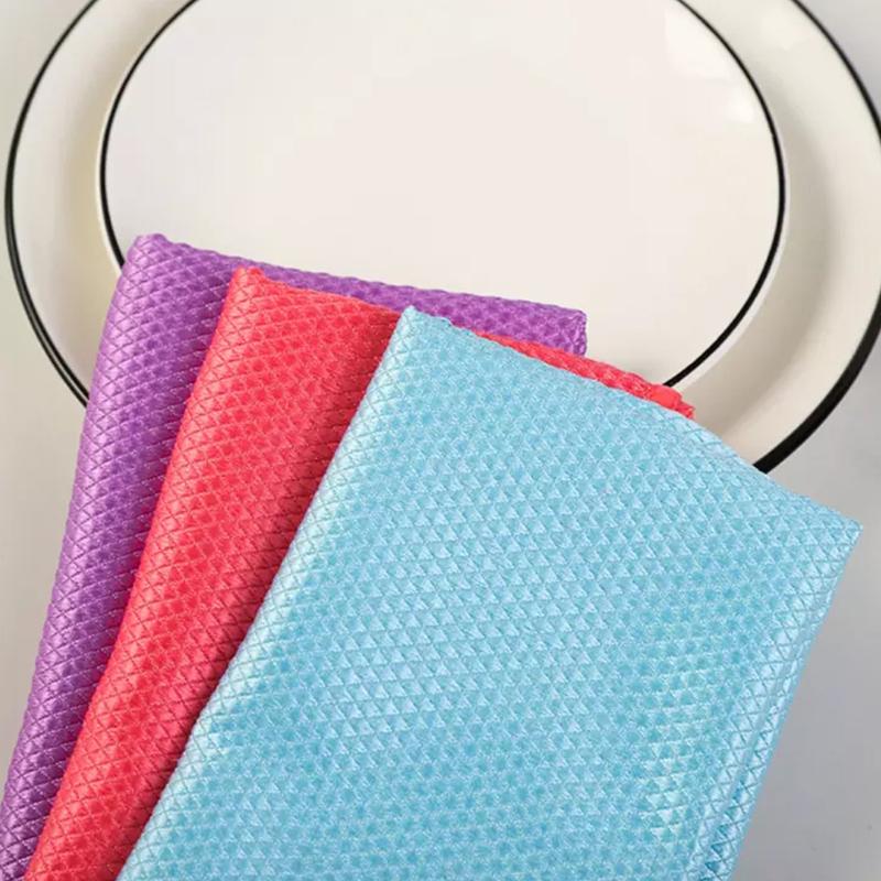 "5-pack mikrofiberrengöringsdukar i olika färger, 30x40 cm, stark vattenabsorption för skinande rena ytor i hemmet."