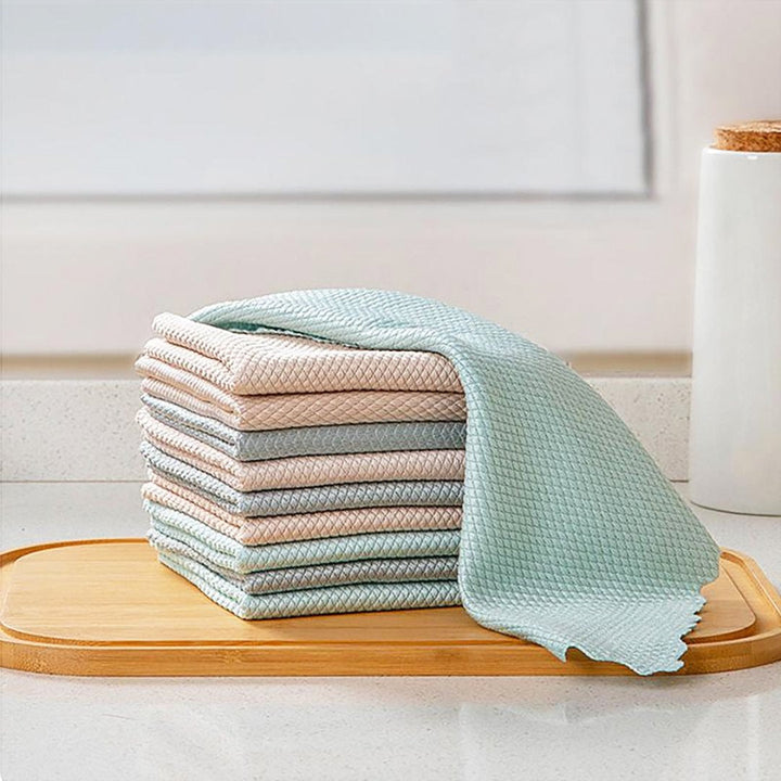 "5-pack mikrofiberrengöringsdukar i olika färger, 30x40 cm, stark vattenabsorption för skinande rena ytor i hemmet."