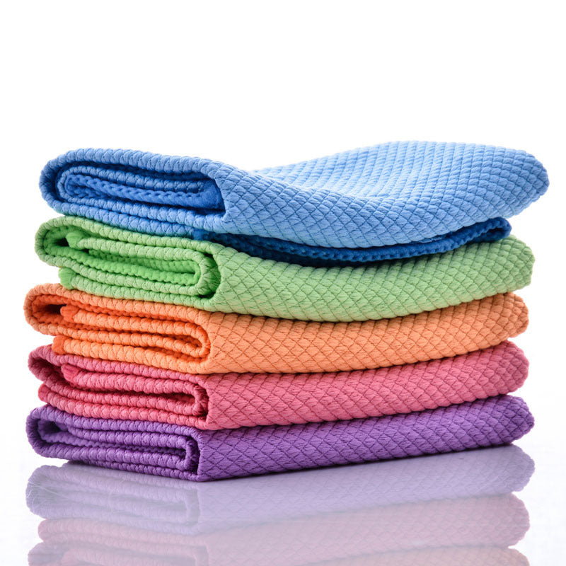 "5-pack mikrofiberrengöringsdukar i olika färger, 30x40 cm, stark vattenabsorption för skinande rena ytor i hemmet."