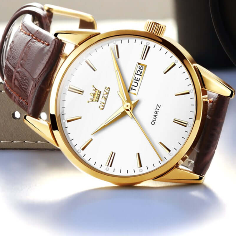 Elegant Läderklocka med Tidlös Design