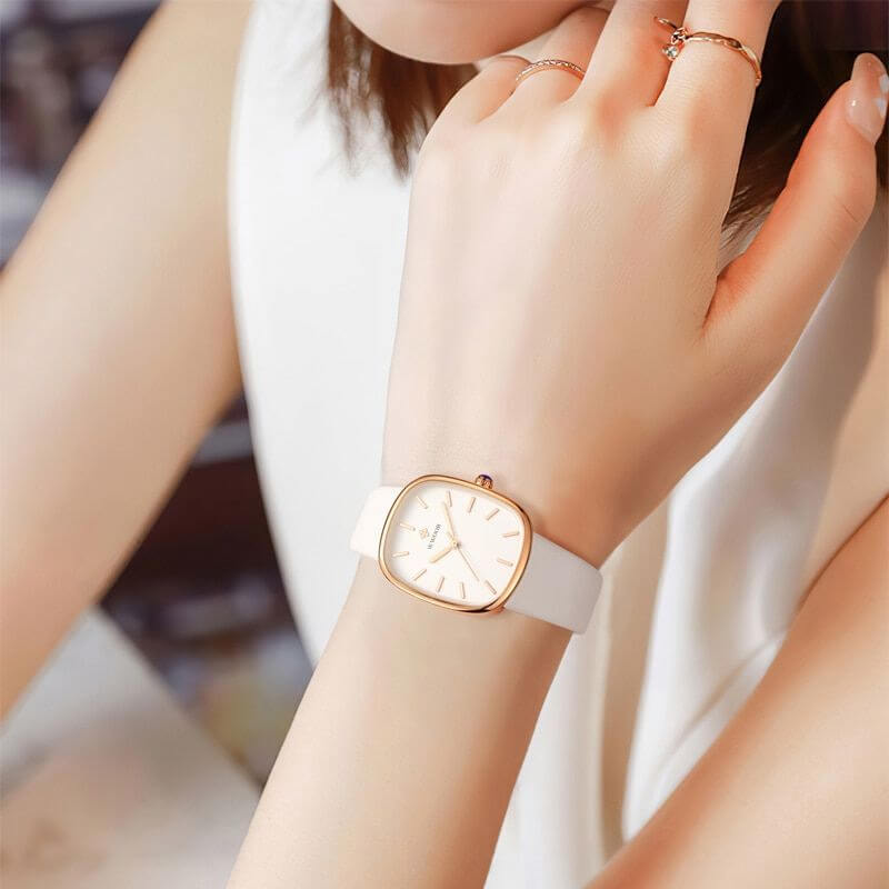 Elegant Kvartsur med Läderrem