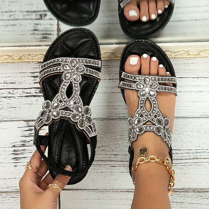 "Allegra Ortopediska Sandaler i boho-stil, elegant beige design med ortopedisk sula, perfekt för komfort och stil."