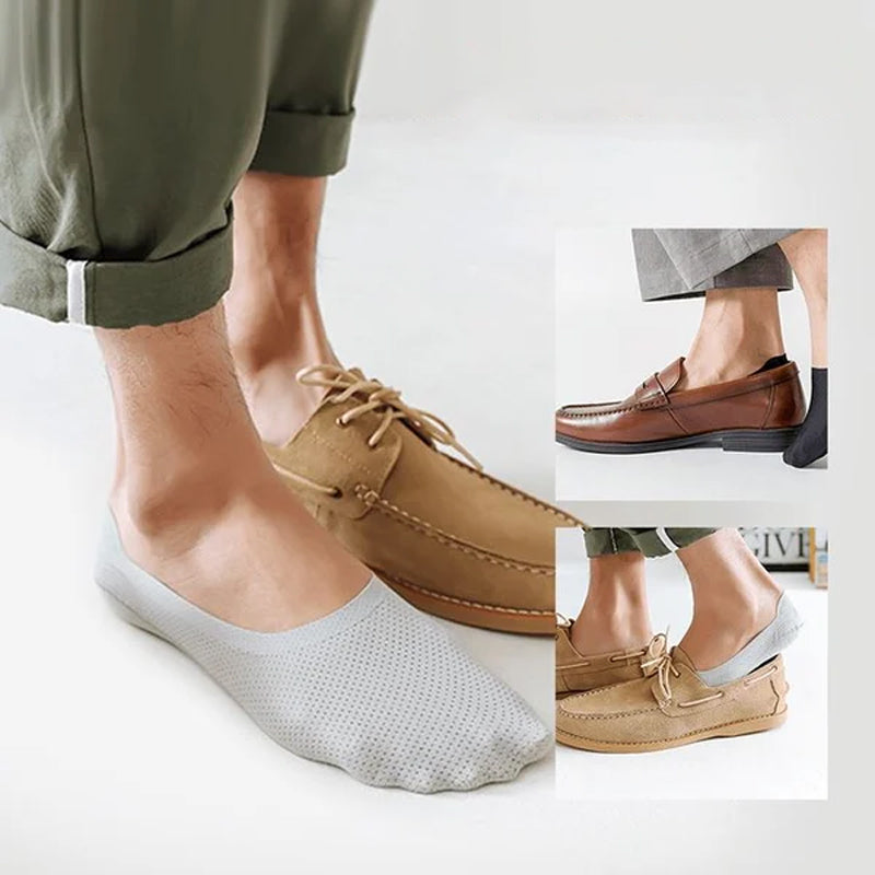 Andningsbara silkesstrumpor för sommar, ljus beige färg med silikonhälgrepp, svala och antibakteriella för optimal komfort.