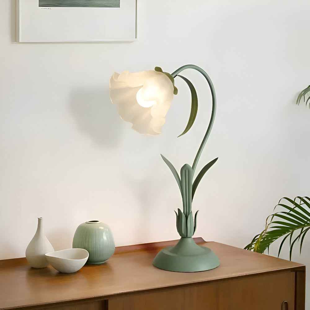 "Antik blomsterdesign bordslampa i fransk stil, romantisk touch med delikata pastellfärger, elegans för ditt hem."