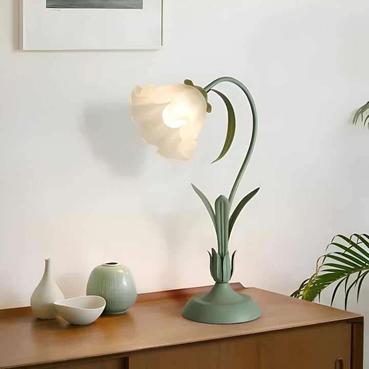 "Antik blomsterdesign bordslampa i fransk stil, romantisk touch med delikata pastellfärger, elegans för ditt hem."