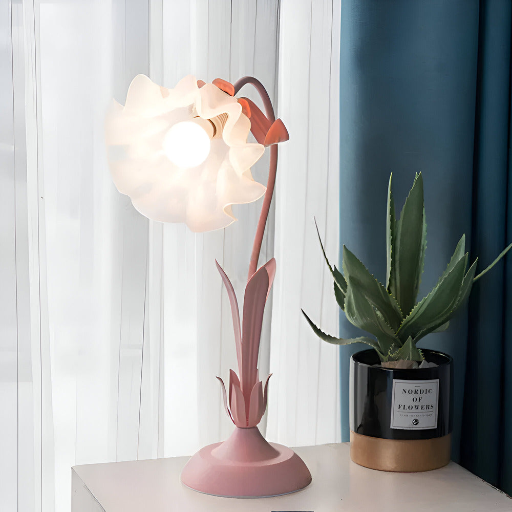 "Antik blomsterdesign bordslampa i fransk stil, romantisk touch med delikata pastellfärger, elegans för ditt hem."
