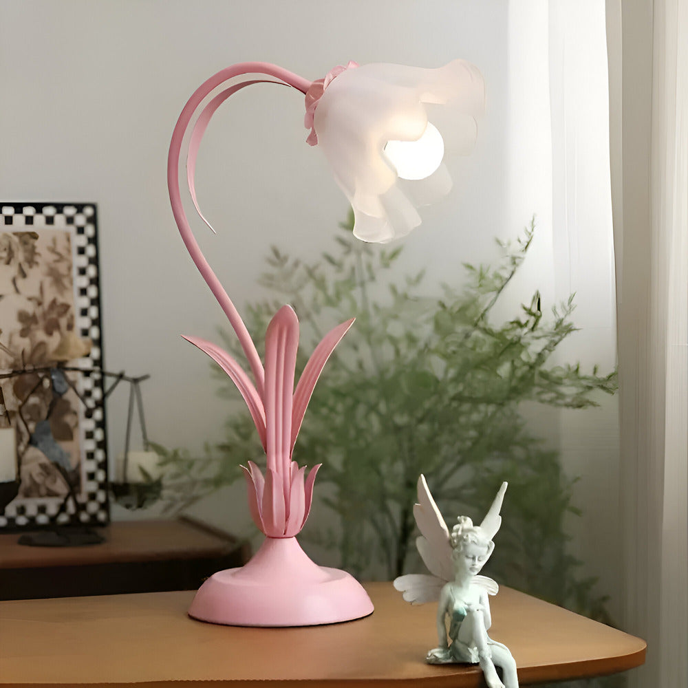 "Antik blomsterdesign bordslampa i fransk stil, romantisk touch med delikata pastellfärger, elegans för ditt hem."