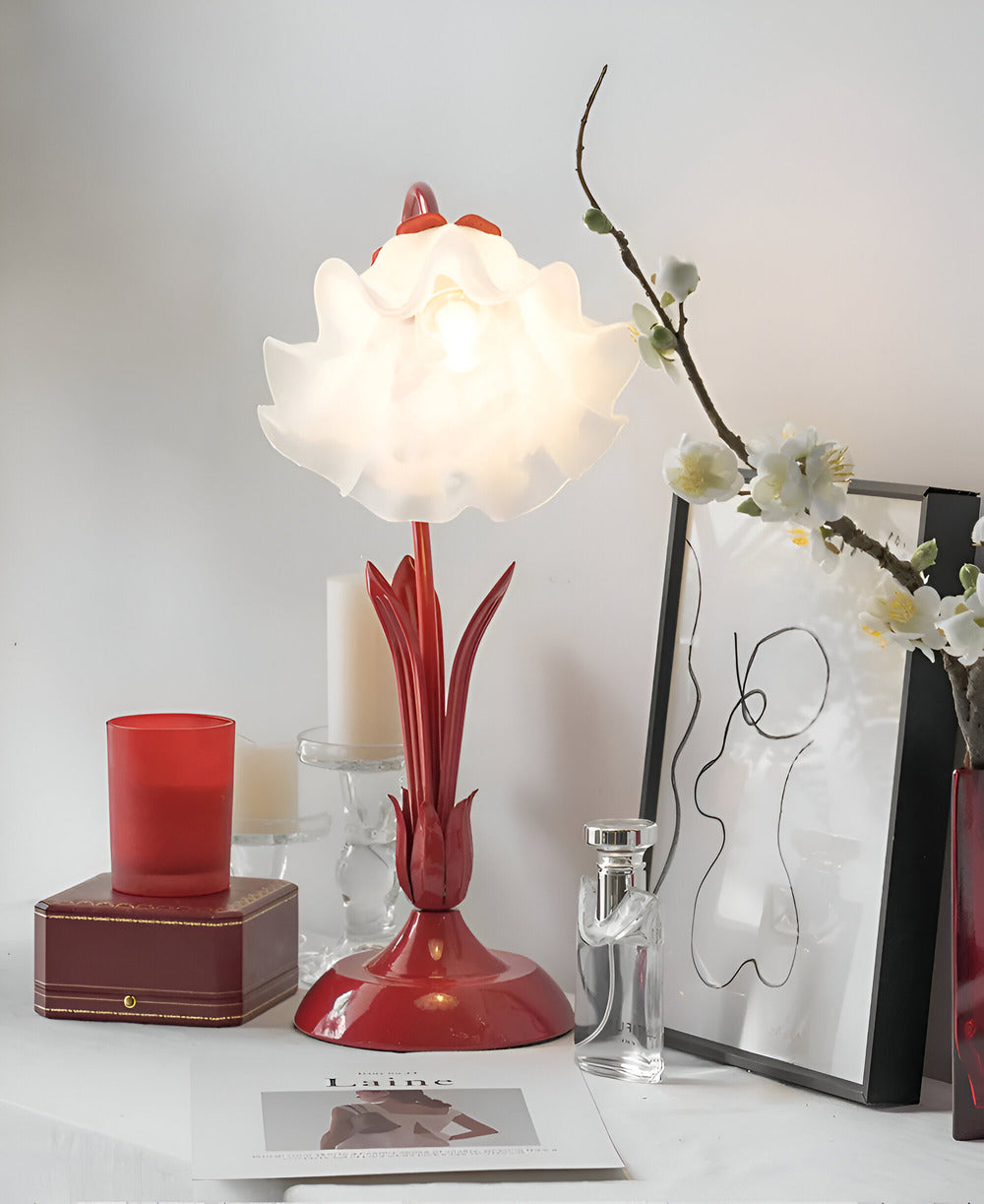 "Antik blomsterdesign bordslampa i fransk stil, romantisk touch med delikata pastellfärger, elegans för ditt hem."