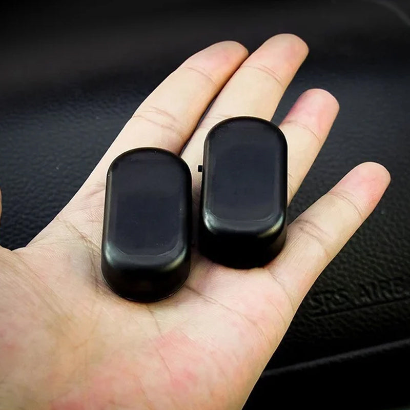 "Antistöld LED-ljus för fordon, solenergi, kompakt design med röda och blå blinkande ljus för ökad säkerhet."