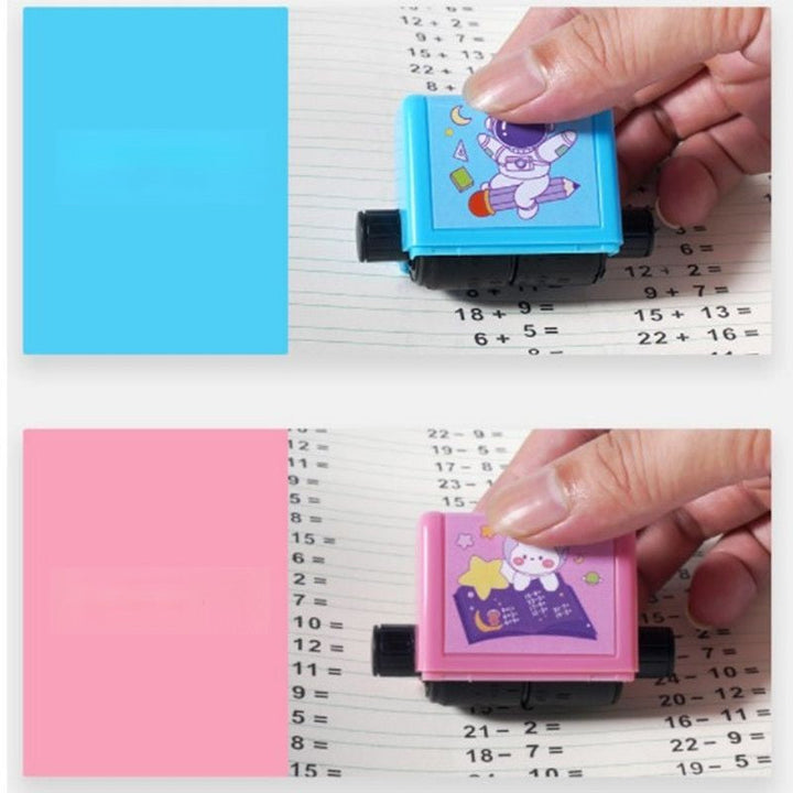 Aritmetiskt sigill för barn i blått, roterbart och färgglatt för addition och subtraktion, kreativ och interaktiv lärande.