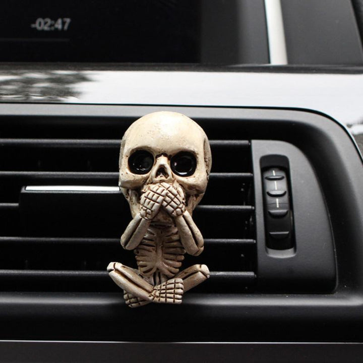 "Aromaterapi för bil med döskalledekor, 3-pack. Stilfull design med skalle och solros, lämplig för alla fordon."