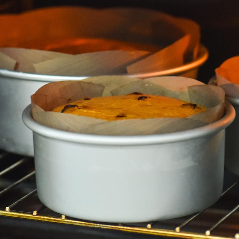 "Återanvändbar bakplåt i glasfiber med non-stick yta, hållbar och lätt att rengöra för miljövänlig bakning."