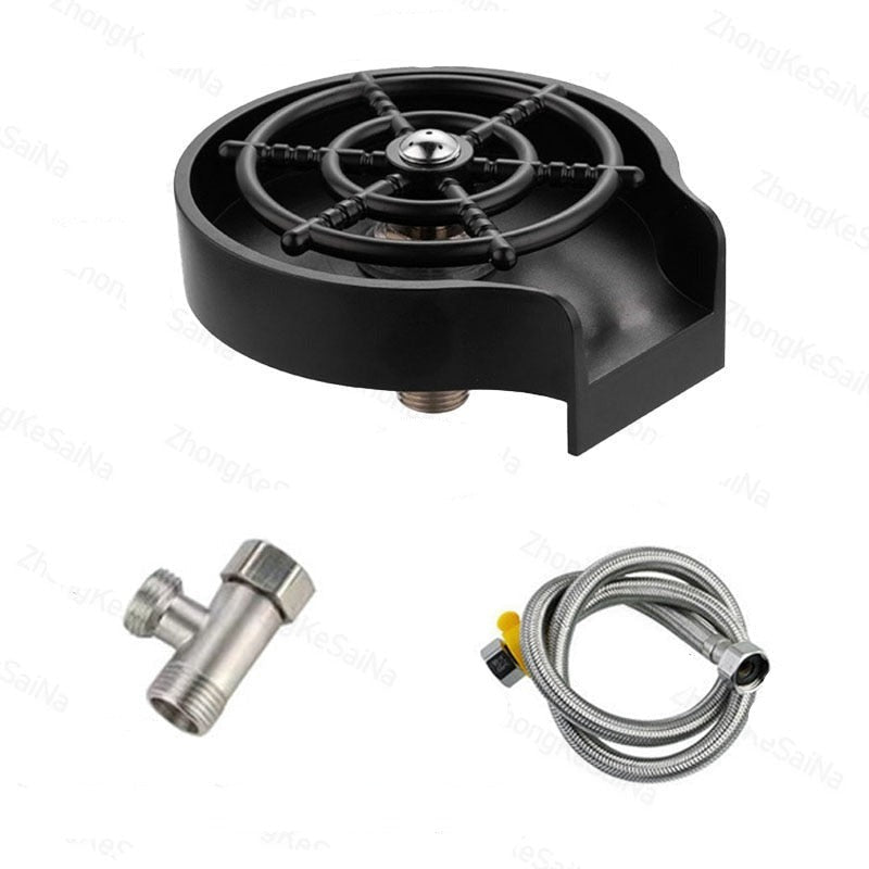 Diskho-monterad automatisk glasrengörare, idealisk för heminredning och barbruk.