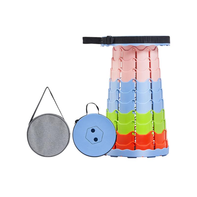 "Bärbar, ihopfällbar pall för utomhusbruk i kompakt design, grön färg, perfekt för camping och sportevenemang."