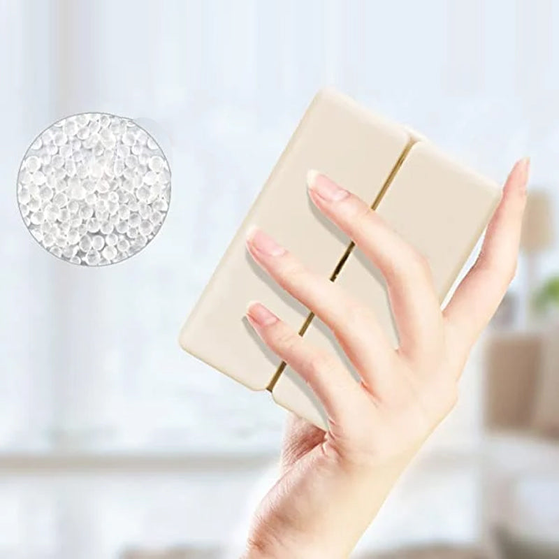 "Bärbart magnetiskt tablettfodral med 7 fack, kompakt design i beige, säker förvaring för piller och kosttillskott."