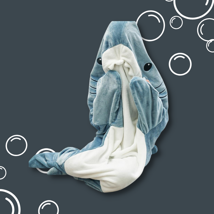 Nära bild på barns hajfilt hoodie, visar mjukt tyg & detaljer, myskläder