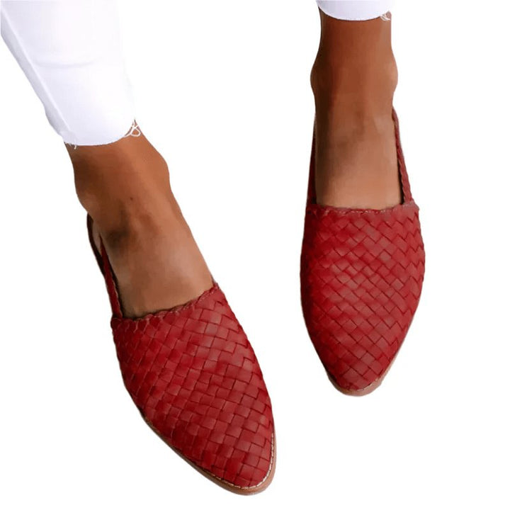 Bekväma slip - ons med justerbar design - Glowseva