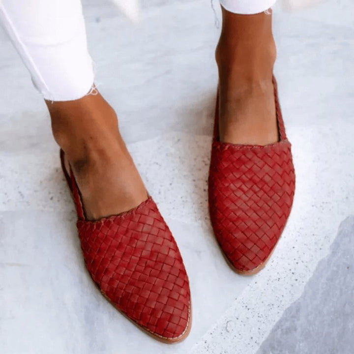 Bekväma slip - ons med justerbar design - Glowseva
