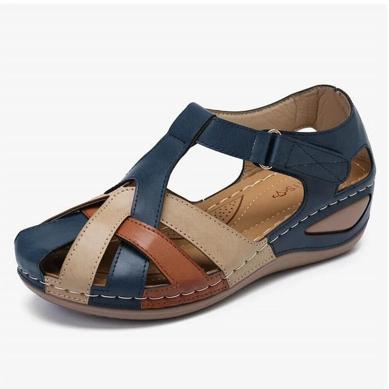 Bekväma vattentäta slip-on sommarsandaler med rundad tå och lätt sula, perfekt för strand och promenader.