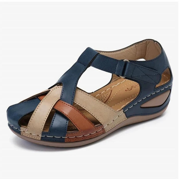 Bekväma vattentäta slip-on sommarsandaler med rundad tå och lätt sula, perfekt för strand och promenader.