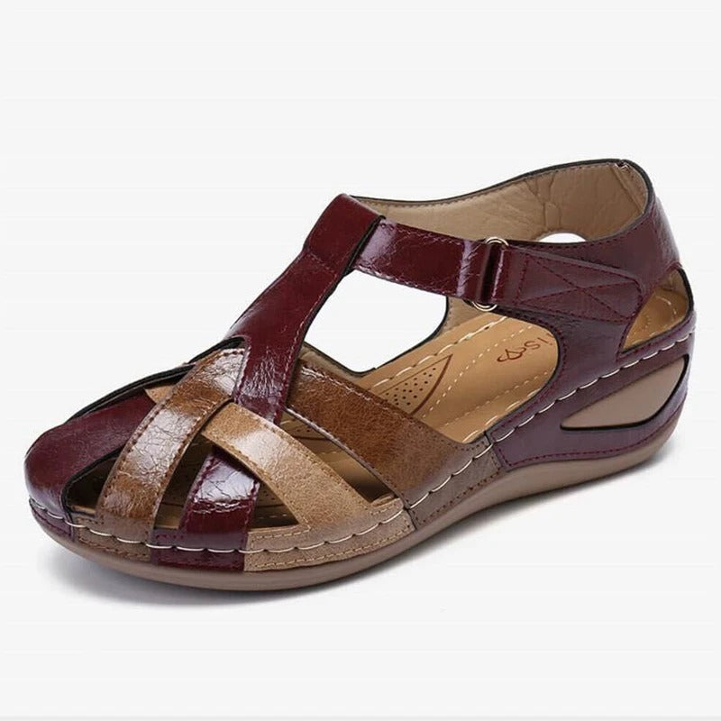 Bekväma vattentäta slip-on sommarsandaler med rundad tå och lätt sula, perfekt för strand och promenader.