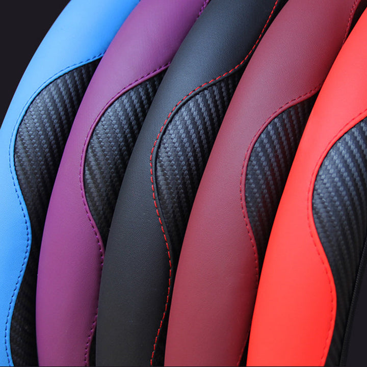 "Bilrattkåpa i kolfiberläder, sportig design med dynamiska sömmar, 38 cm, flera färger, lyxigt bilinteriörtillbehör."