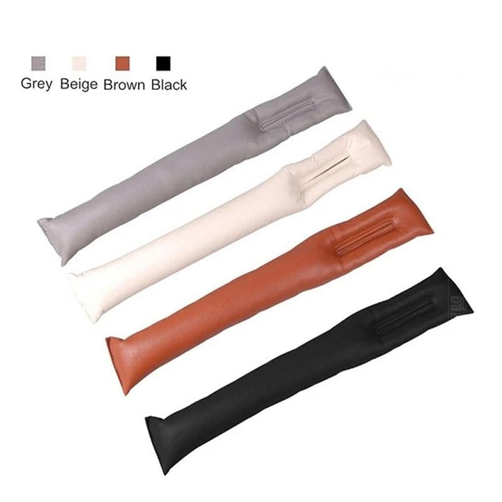 "Bilsäten mellanrumpluggar i svart PU-läder, elegant tätt designad, passar mellan bilsäte och konsol för säker förvaring."