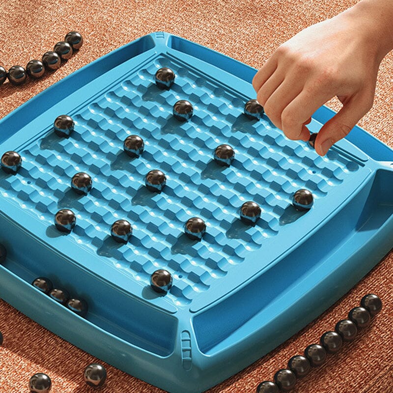 "Blå magnetiska schackpjäser för barn, ergonomiska och släta, perfekta för strategisk lek och kognitiv utveckling."