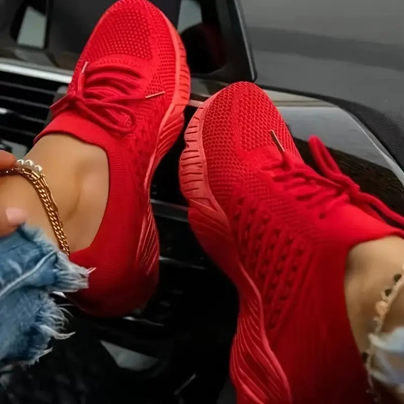 "Blå ortopediska sneakers för dam med andningsbar mesh och halkfri sula för komfort och stil i varje steg."