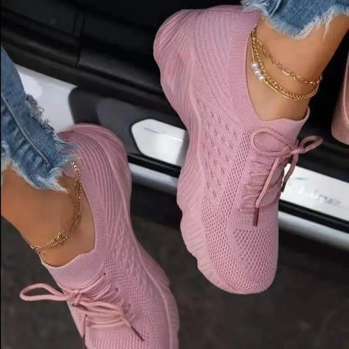 "Blå ortopediska sneakers för dam med andningsbar mesh och halkfri sula för komfort och stil i varje steg."