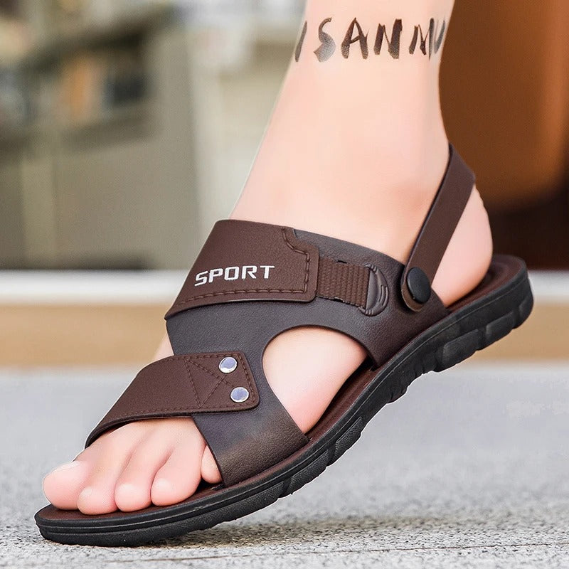 "Bruna herr slip-on sandaler, lättviktsdesign, andas perfekt för sommar, med slitstark yttersula och bekväm fotbädd."