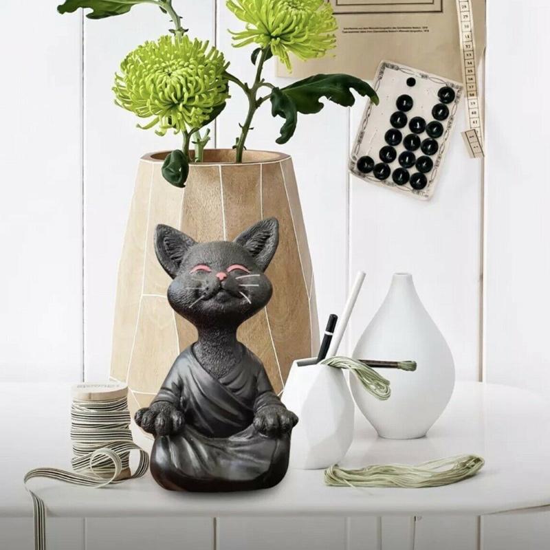"Buddha prydnadskatt i harts, Zen dekoration med elegant design i svart, grå eller orange för hemmet."