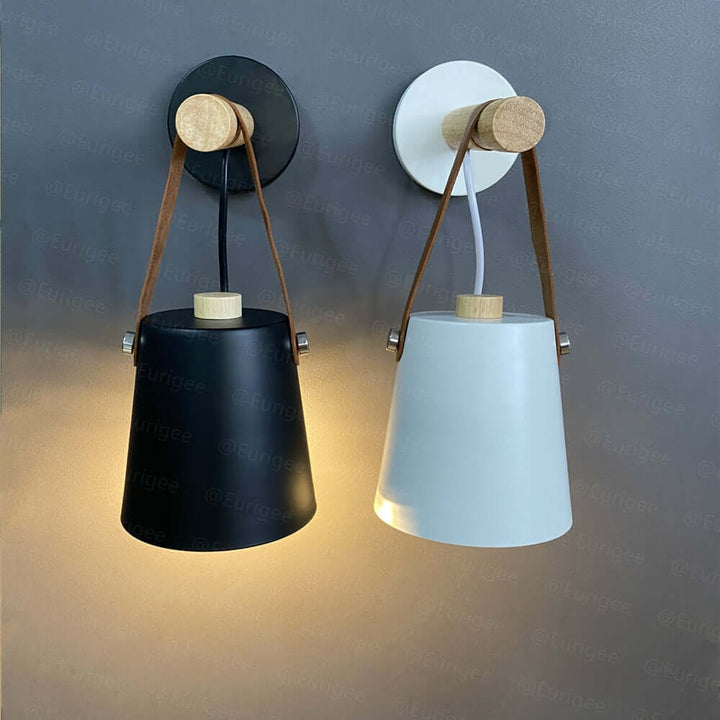 Hängande Vägglampa i Metall & Trä