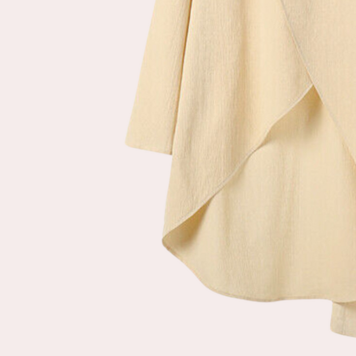 "Chic och komfortabelt Yasmin Twinset i khaki; skräddarsydd jacka och topp för elegant och mångsidig stil."