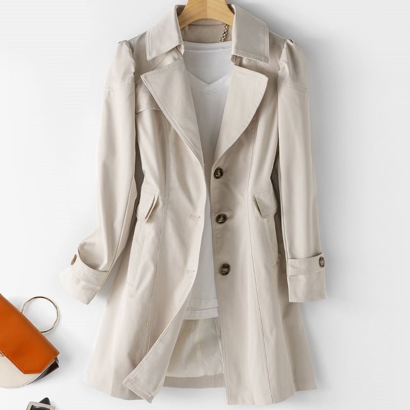 "Chic trenchcoat i beige för kvinnor, elegant design med skärp och mjukt, hållbart tyg, perfekt för alla tillfällen."