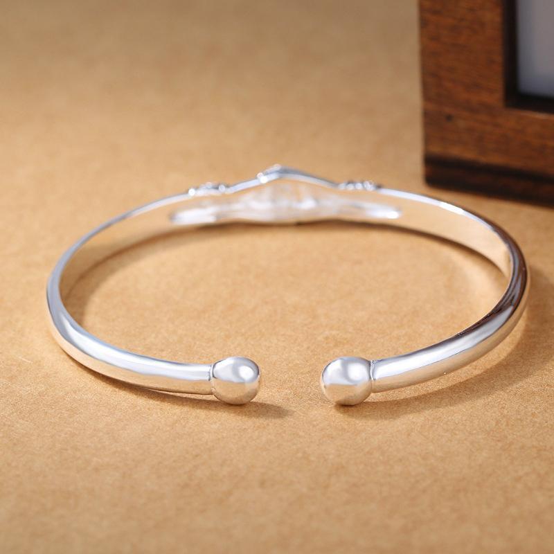Damers S925 silverarmband med justerbar slinga och elegant design, perfekt för vänskap och alla tillfällen.