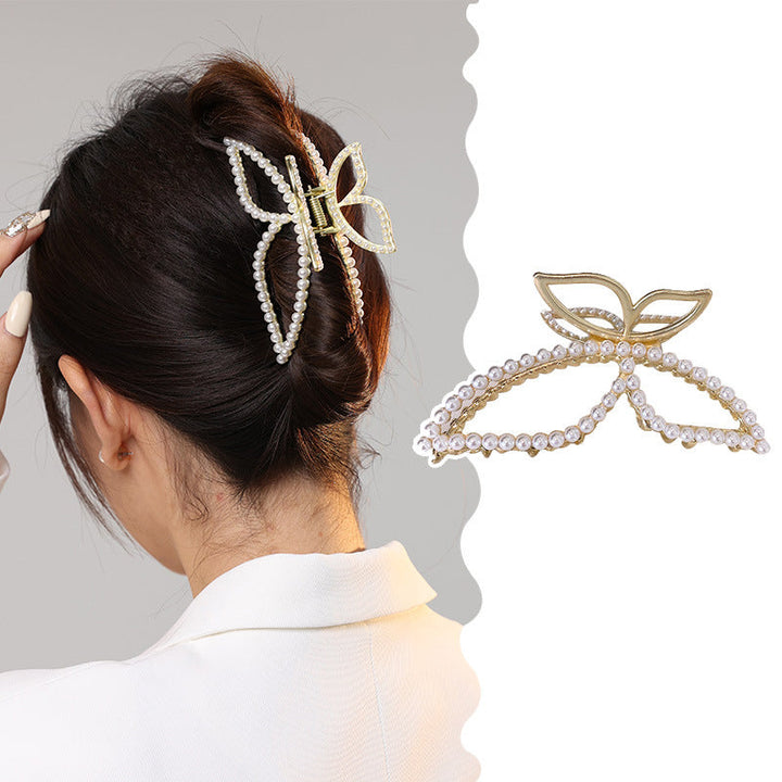 "Damhårklämmor i strassmetall, guld och silver, elegant design, perfekt för stil och elegans, kvinnliga accessoarer."