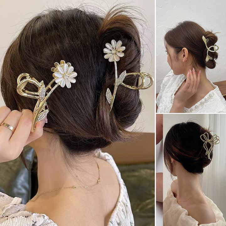 "Damhårklämmor i strassmetall, guld och silver, elegant design, perfekt för stil och elegans, kvinnliga accessoarer."