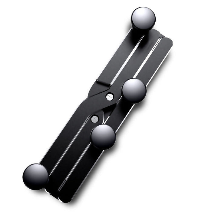 "Deformerande biltelefonhållare i svart, monterad i bilventilation, visar 360° rotation för enkel justering och sikt."