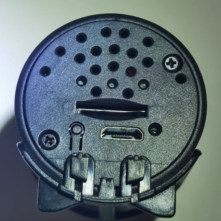 "Diskret svart mini WiFi-kamera för hemövervakning, 1080P HD, elegant design, mörkerseende och rörelsedetektion."