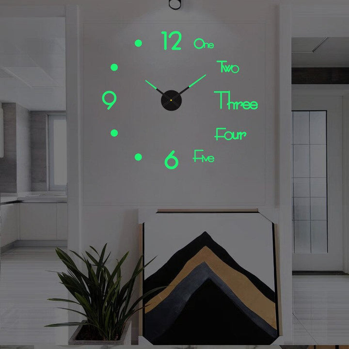 "DIY väggklocka för hemmet i svart, rött och guld, justerbar storlek, kreativ design för en unik och modern inredning."