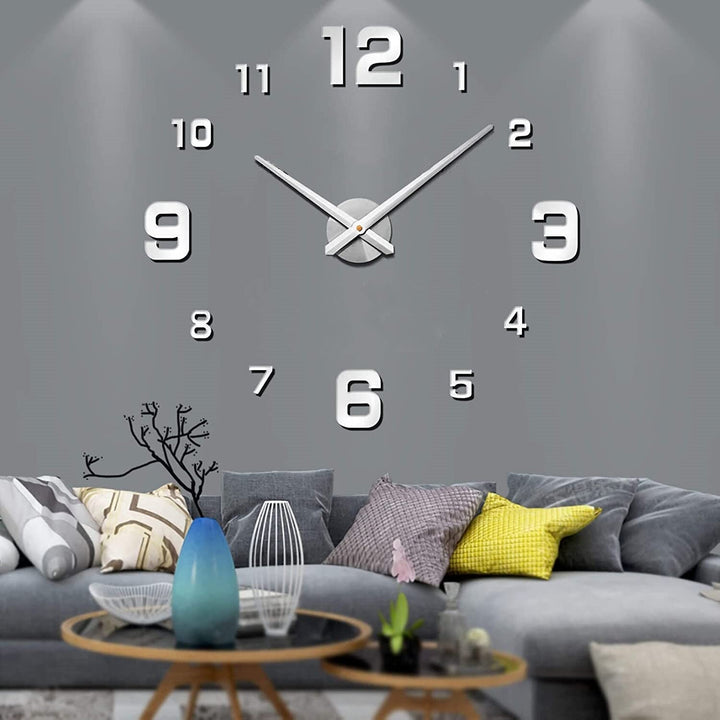 "DIY väggklocka för hemmet i svart, rött och guld, justerbar storlek, kreativ design för en unik och modern inredning."